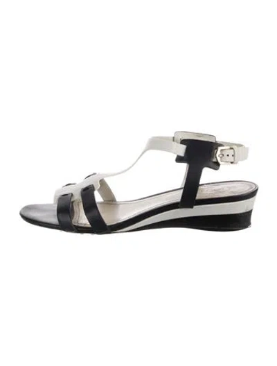 Pre-owned Tod's Leather T-strap Sandals In Multi