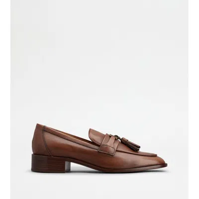 Tod's Loafers In Leather With Tassels In Brown