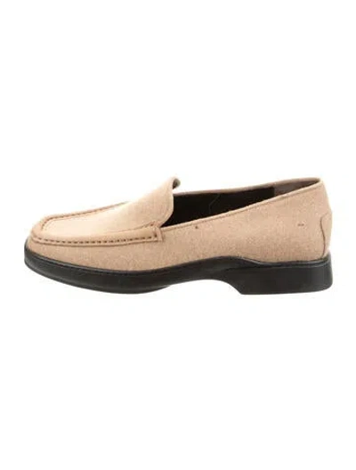 Pre-owned Tod's Loafers In Neutral