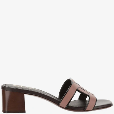 Tod's Monogrammed Sandals In Brown