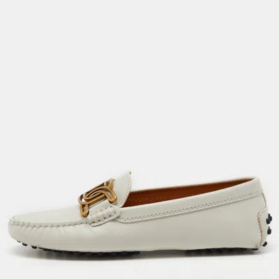 Pre-owned Tod's Off White Leather Chain Detail Kate Loafers Size 35.5