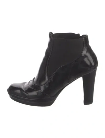 Pre-owned Tod's Patent Leather Pumps In Black