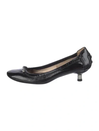 Pre-owned Tod's Patent Leather Pumps In Black