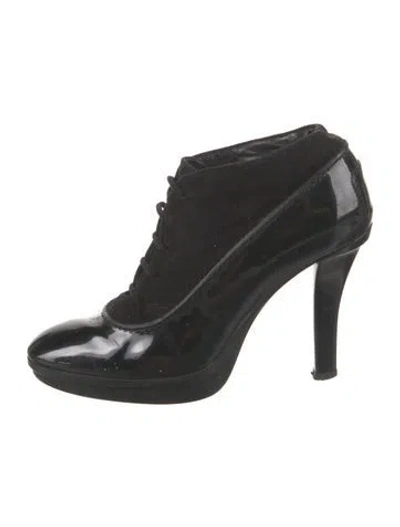 Pre-owned Tod's Patent Leather Pumps In Black