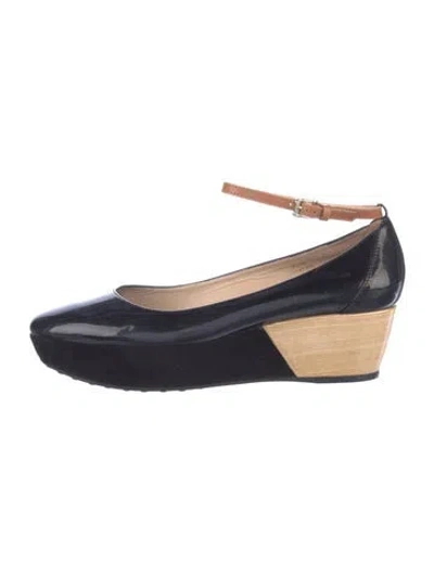 Pre-owned Tod's Patent Leather Pumps In Blue