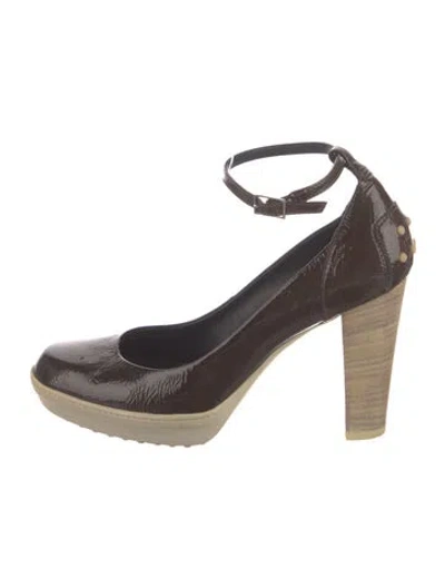 Pre-owned Tod's Patent Leather Pumps In Green