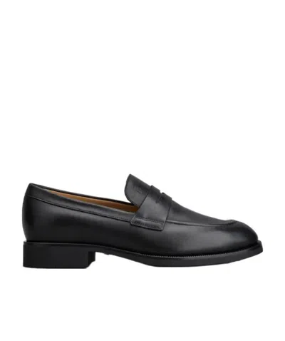 TOD'S TOD'S ROUND TOE SLIP-ON LOAFERS