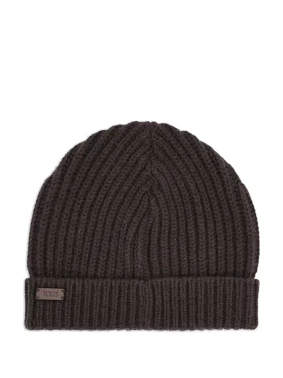 Tod's Ribbed Logo-plaque Beanie Hat In Brown