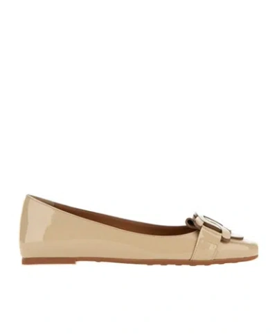 Tod's Round-head Flat Shoes In Nude
