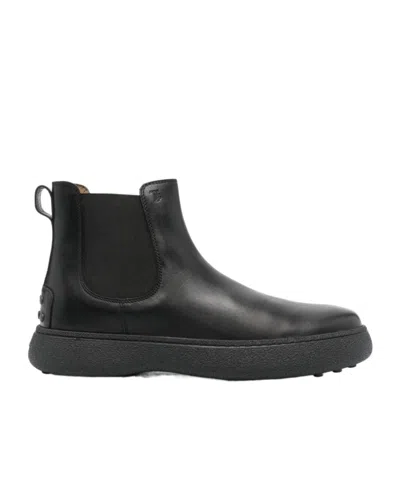 TOD'S TOD'S LOGO-DEBOSSED ROUND-TOE ANKLE BOOTS