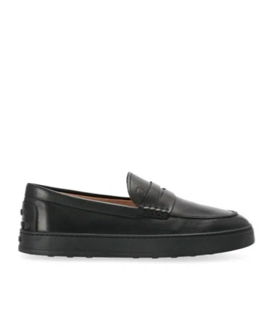 Tod's Round Toe Loafers In Black