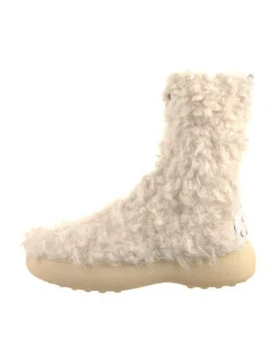 Pre-owned Tod's Shearling Boots In Neutral