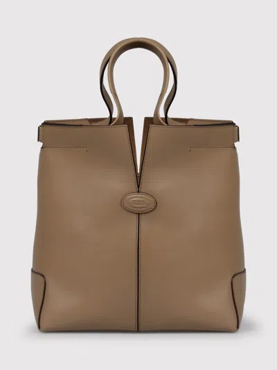 Tod's Shoulder Bags Nude & Neutrals