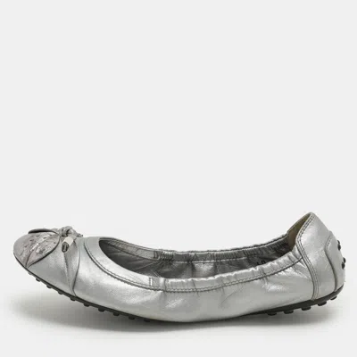 Pre-owned Tod's Silver Leather And Python Trim Bow Scrunch Ballet Flats Size 40