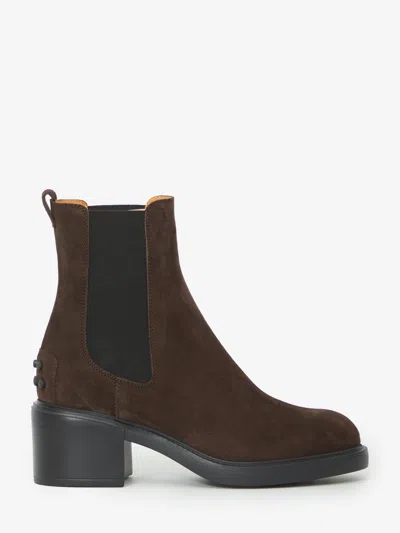 Tod's Stivaletto In Pelle Scamosciata In Brown