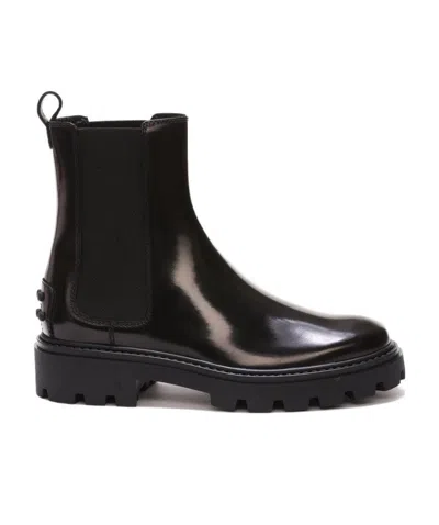 Tod's Studded Chelsea Boots In Black