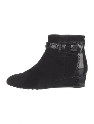 Pre-owned Tod's Suede Boots In Black