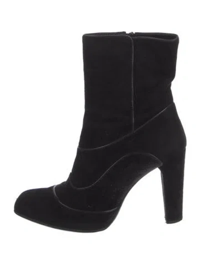 Pre-owned Tod's Suede Boots In Black