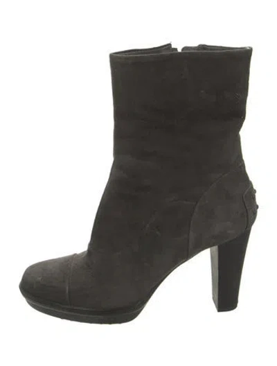Pre-owned Tod's Suede Boots In Black