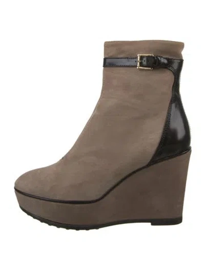 Pre-owned Tod's Suede Boots In Neutral