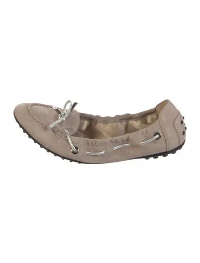 Pre-owned Tod's Suede Bow Accents Moccasins In Neutral