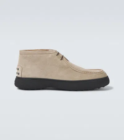 Tod's Burlotto Gommino Boots In Earth