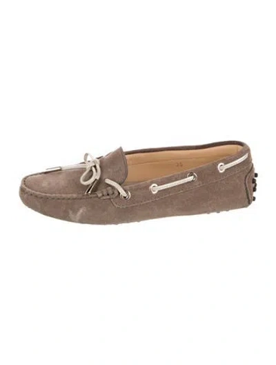 Pre-owned Tod's Suede Moccasins In Gray