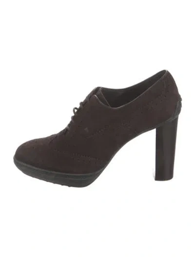 Pre-owned Tod's Suede Pumps In Brown