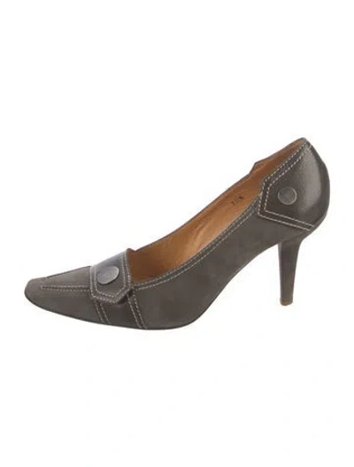 Pre-owned Tod's Suede Pumps In Brown