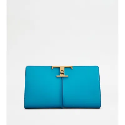 Tod's T Timeless Clutch Bag In Leather Small In Blue