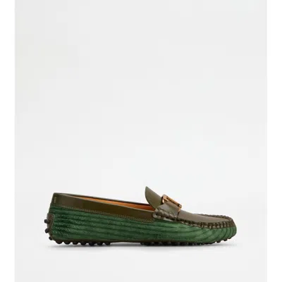 Tod's T Timeless Gommino Driving Shoes In Leather And Velvet In Green