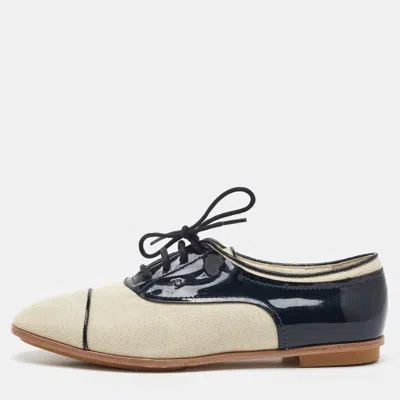 Tod's Beige/navy Blue Canvas And Patent Leather Lace Up Oxford In Sand