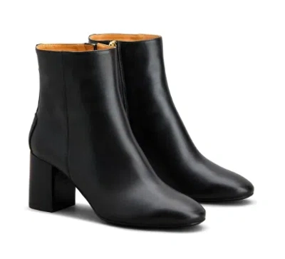 Tod's Elegant Leather Ankle Boots With 70mm Heel In Black