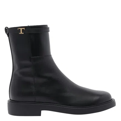 Tod's Boots In Black