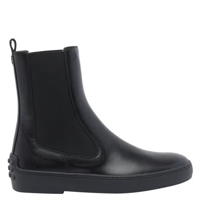 Tod's Round-toed Ankle Boots In Black