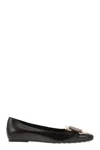 Tod's Leather Ballerina With Chain In Black