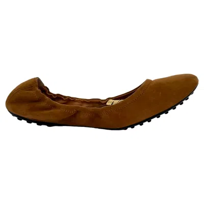 Pre-owned Tod's Golden-ring Detail Ballet Flats In Brown Suede