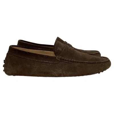 Tod's Gommino Driving Loafers In Brown Suede