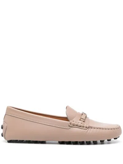 Tod's Chic Beige Leather Loafers With Chain Detail In Tan