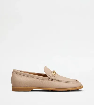 Tod's Grained Leather Loafer In Neutral