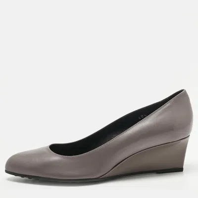 Tod's Grey Leather Wedge Pumps In Gray