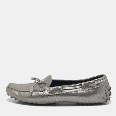 Tod's Grey/silver Textured Suede Bow Slip On Loafers In Gray