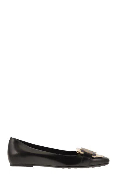 Tod's Leather Ballerina With Chain In Black