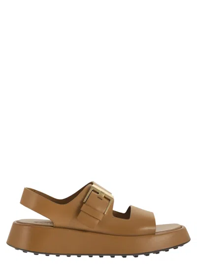 Tod's Leather Sandal With Buckle In Brown