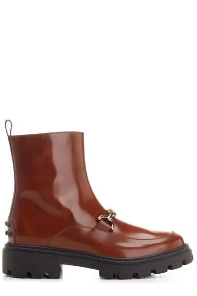 Tod's Logo Plaque Round Toe Ankle Boots In Brown
