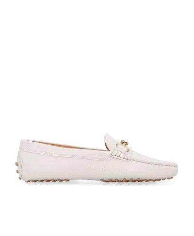 TOD'S TOD'S LOGO PLAQUE ROUND TOE LOAFERS