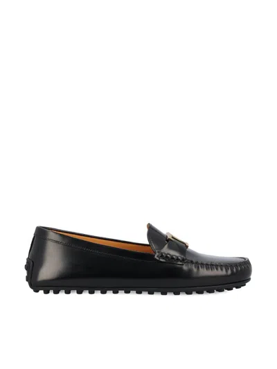 Tod's Moccasin With Shiny Leather Upper And Metallic Logo In Black
