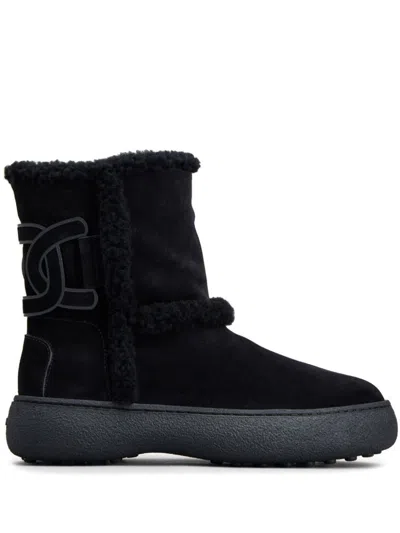 Tod's Gommini 09j Boots In Black