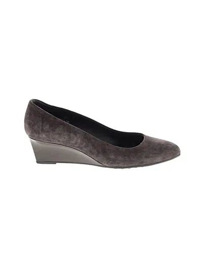Pre-owned Tod's Wedges In Purple