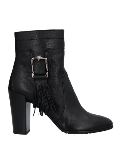 Tod's Ankle Boots In Black